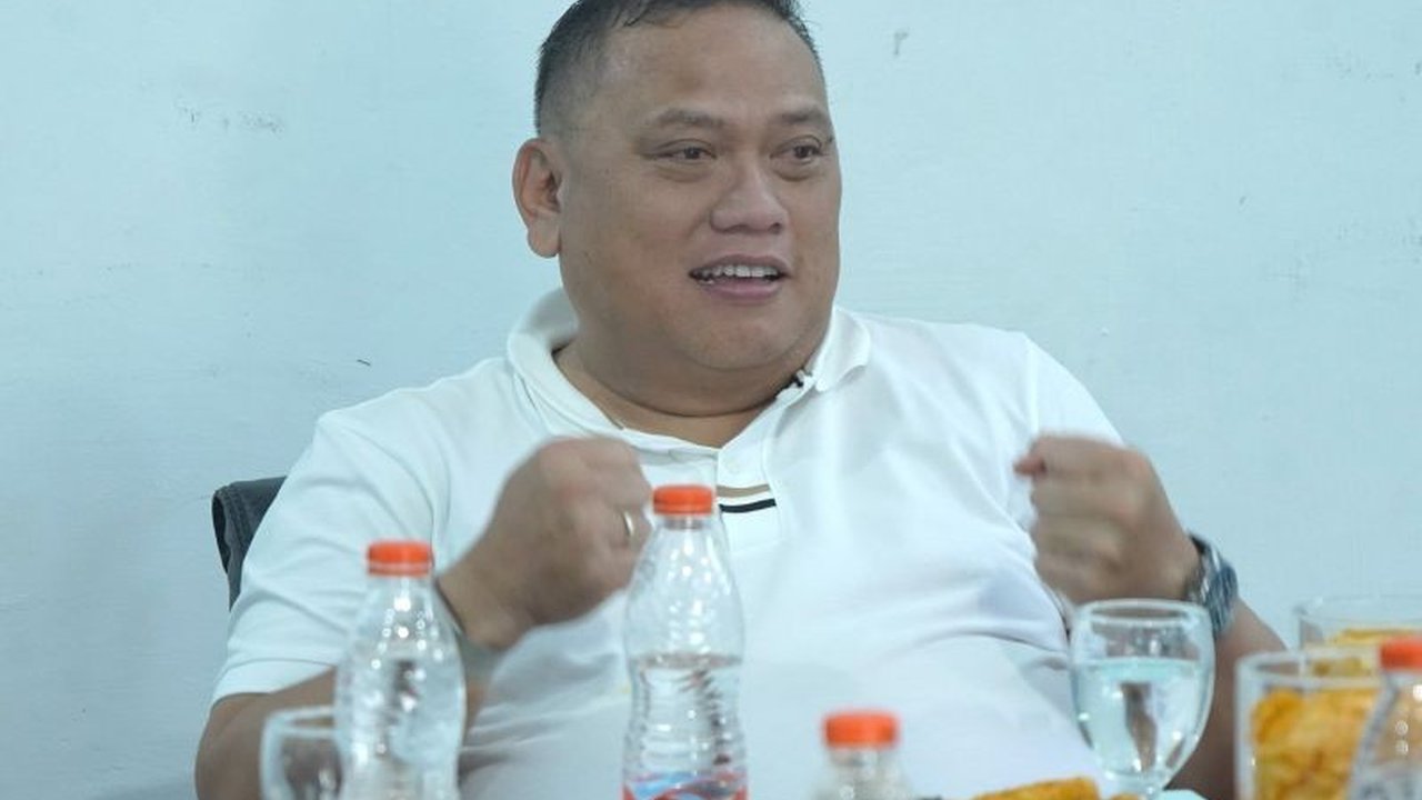 PLN UID Kalselteng gelar Inspeksi PLN Kalselteng ke sejumlah Unit Layanan Pelanggan (ULP). Langkah ini memastikan layanan listrik optimal dan memotivasi petugas di daerah terpencil demi pasokan andal.