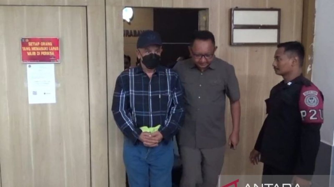 Lapas Kelas 1 Surabaya di Porong memulangkan Ali Tokman, terpidana narkotika seumur hidup asal Belanda, setelah 11 tahun. Ini bagian dari kesepakatan Pemulangan Napi Belanda antara RI-Belanda yang menarik perhatian publik.