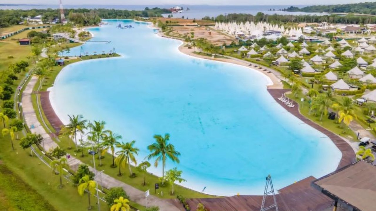 Treasure Bay Bintan, ikon wisata unggulan Kepri dengan Crystal Lagoon terbesar di Asia Tenggara, meraih penghargaan prestisius Daya Tarik Wisata Terbaik Nasional 2025 dari Kemenpar RI.