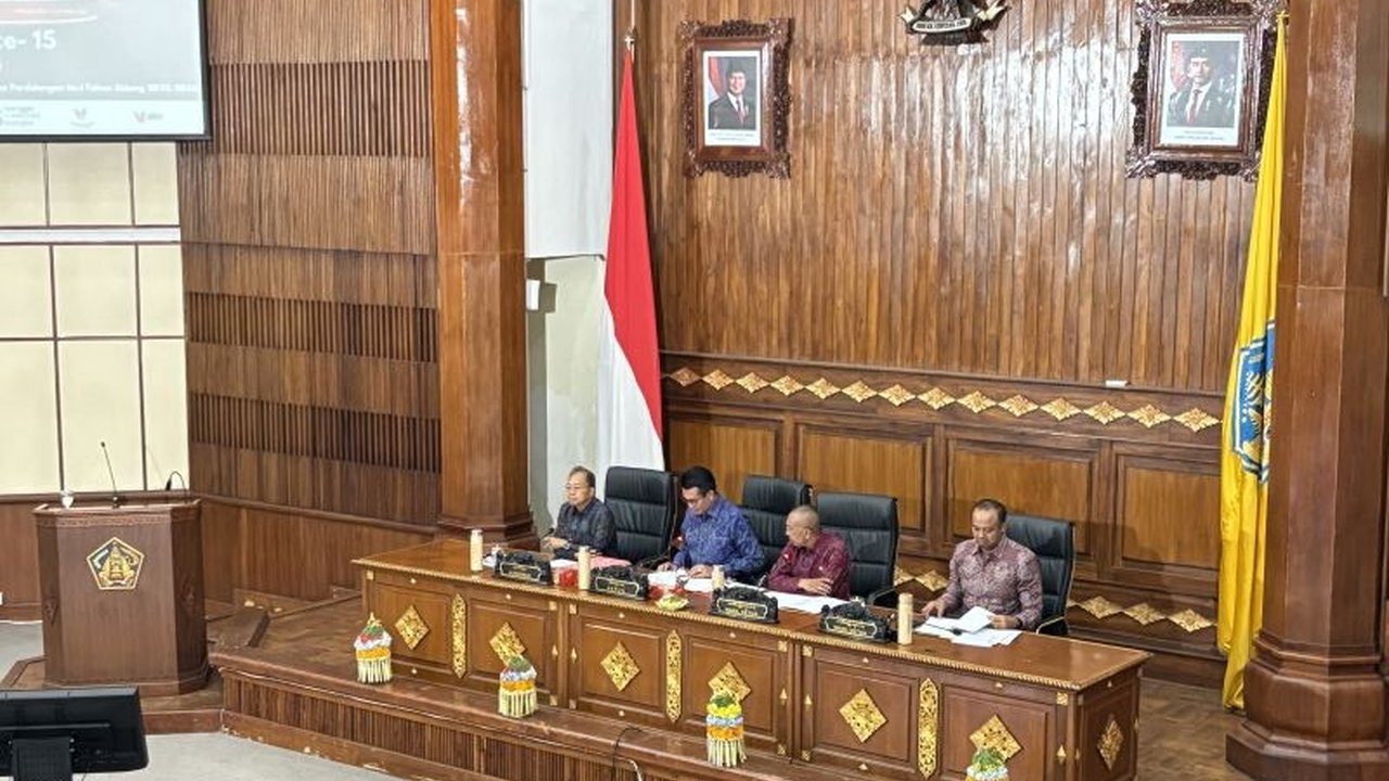 DPRD Bali memberikan dukungan penuh terhadap kesepakatan penutupan TPA Suwung mulai 23 Desember 2025, menandai langkah krusial menuju pengelolaan sampah yang lebih baik dan lingkungan Bali yang berkelanjutan. Apa dampak penutupan TPA Suwung ini bagi warga