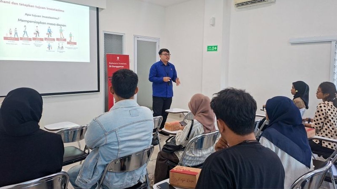 PT Bursa Efek Indonesia (BEI) Perwakilan NTT berhasil meningkatkan literasi pasar modal, menjangkau 31.775 orang melalui program Sekolah Pasar Modal (SPM) hingga November 2025. Peningkatan ini dorong pertumbuhan investor.