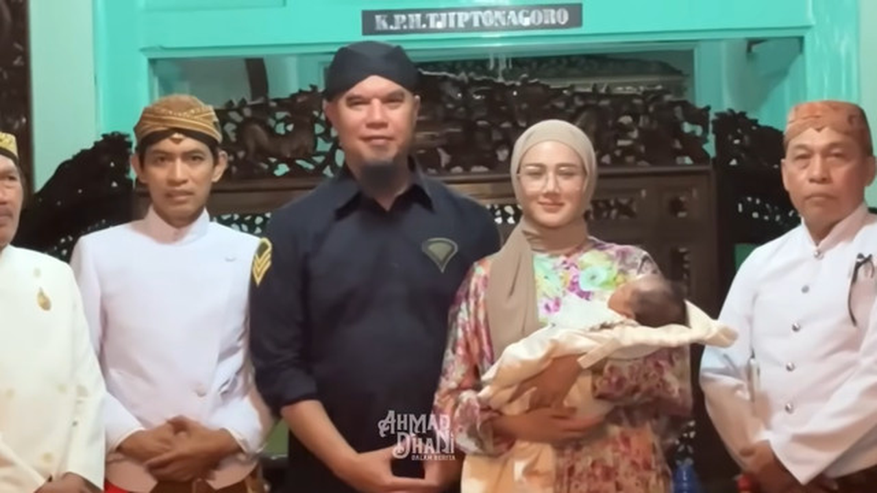 Momen Aqiqah Anak Adopsi Ahmad Dhani dan Mulan Jameela di Solo/ Youtube Ahmad Dhani Dalam Berita