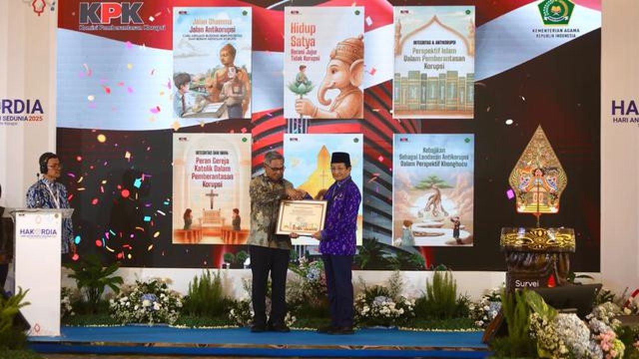 KPK menandai Hari Antikorupsi Sedunia (Hakordia) 2025 dengan pemberian penghargaan salah satunya kepada Kementerian Agama (Kemenag). (Tim Humas dan Komunikasi Publik Kemenag)