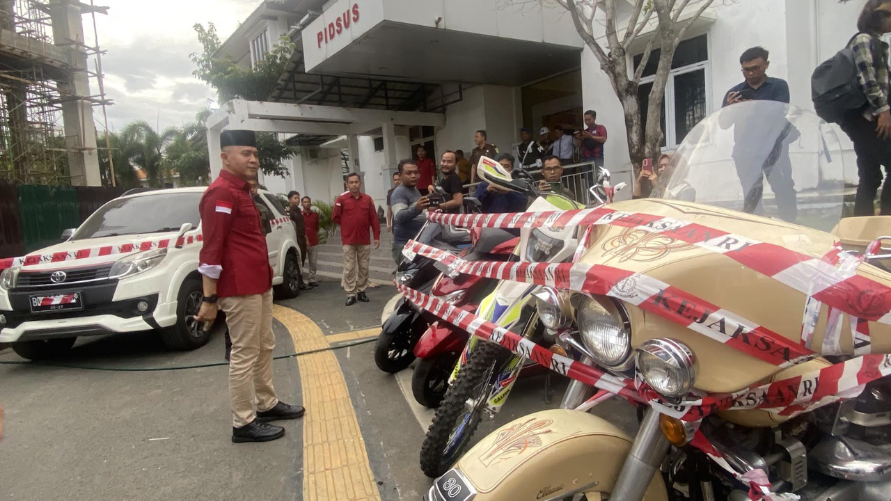 Kejati Lampung Sita Harley dan 40 Tas Branded dari Rumah Eks Bupati Pesawaran