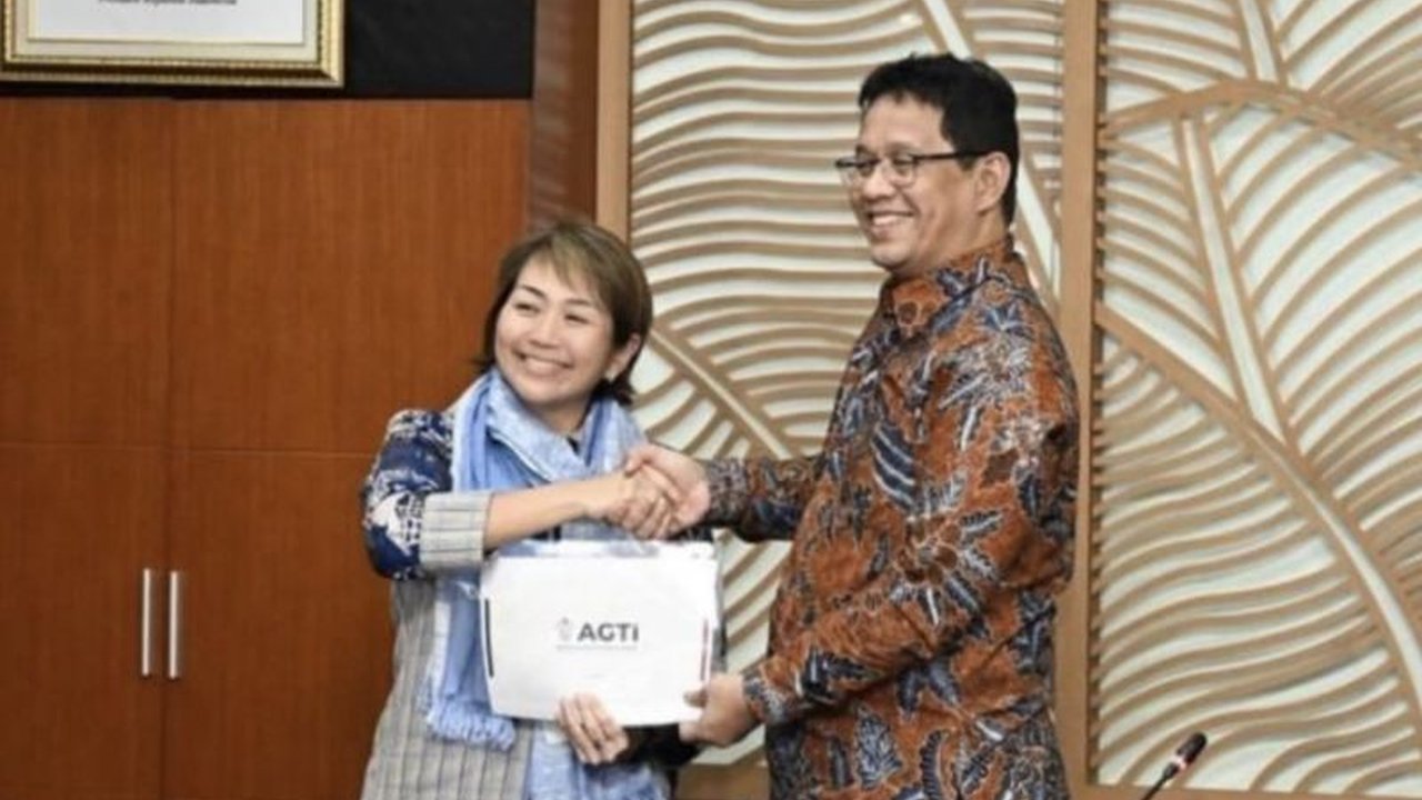 Asosiasi Garmen dan Tekstil Indonesia (AGTI) menilai penguatan industri lokal serta ketersediaan bahan baku esensial untuk menekan maraknya thrifting pakaian bekas impor.