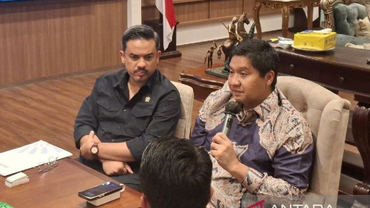 Menteri Perumahan Maruarar Sirait tegaskan UMKM sektor perumahan strategis perkuat pasokan rumah nasional. Kolaborasi ini buka peluang bagi usaha kecil bangun rumah terjangkau.