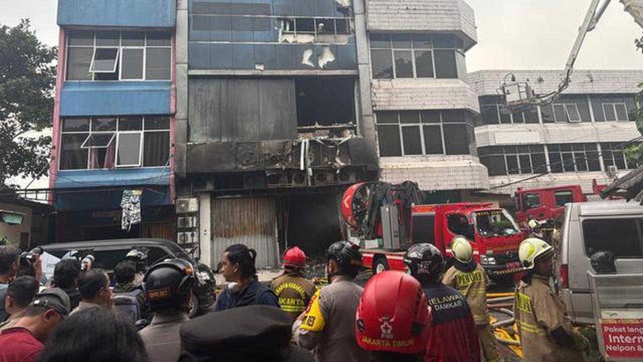 Kebakaran Gedung PT Terra Drone di Cempaka Baru, Cempaka Putih, Jakarta Putih. (Liputan6.com/Ady Anugrahadi)