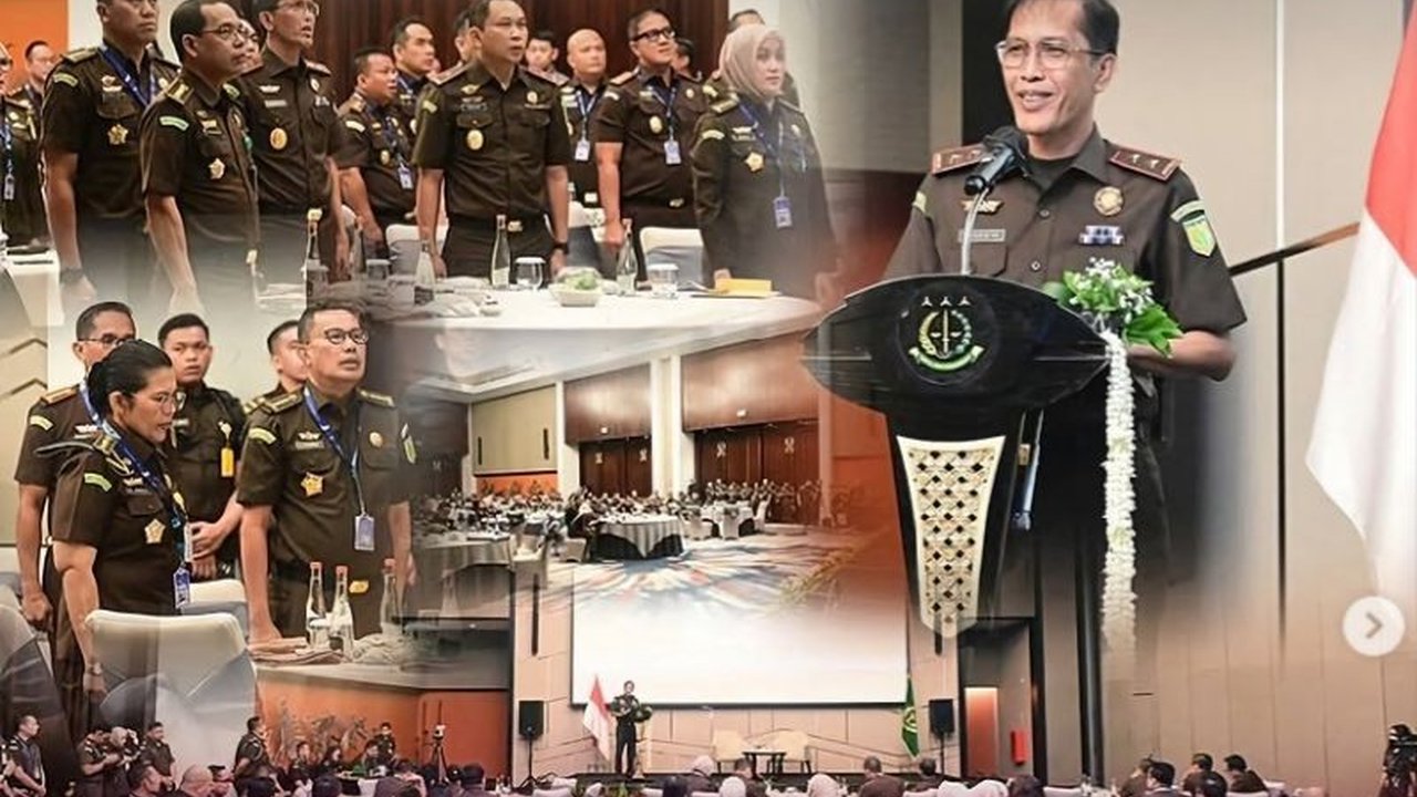 Kejaksaan Negeri Kota Bogor berhasil meraih tiga penghargaan bergengsi dalam Rapat Kerja Daerah Kejaksaan Tinggi Jawa Barat, menunjukkan komitmen kuat dalam penegakan hukum yang profesional dan berintegritas.