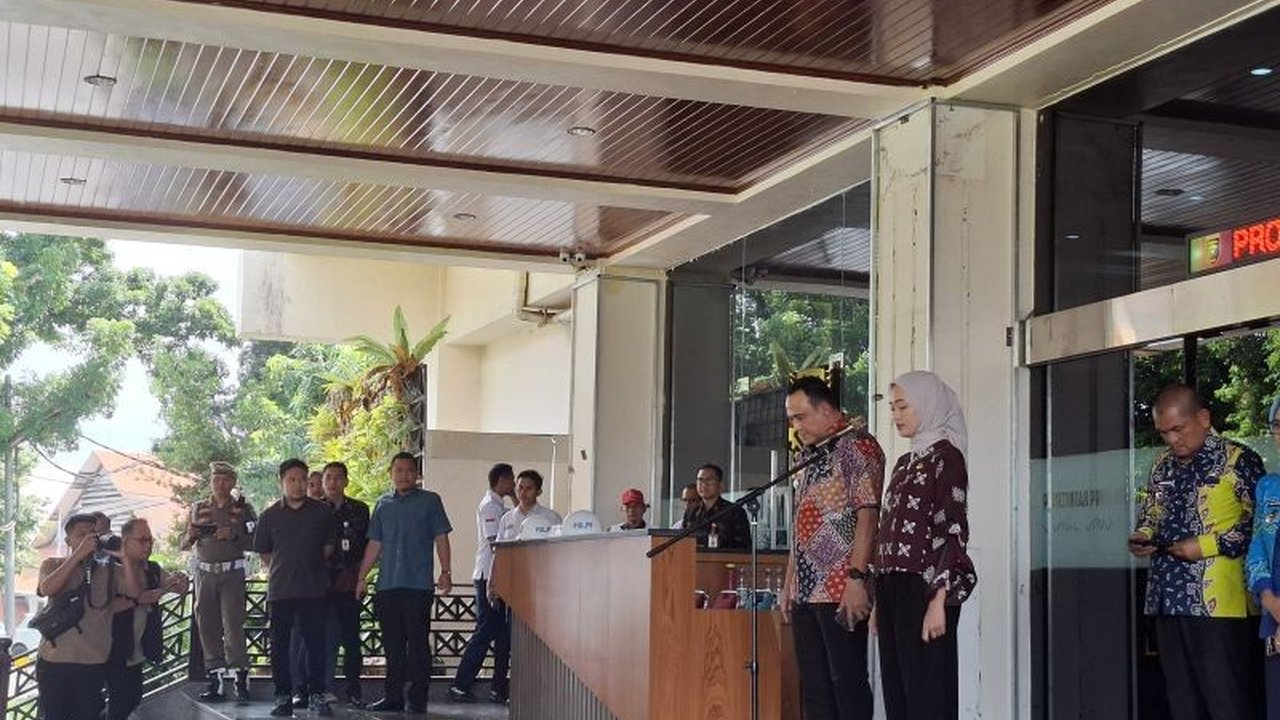 Pemerintah Provinsi Lampung menegaskan komitmennya dalam memastikan kesiapsiagaan bencana hidrometeorologi, dengan menyiapkan logistik dan personel dari berbagai dinas terkait untuk mitigasi dan respons cepat.