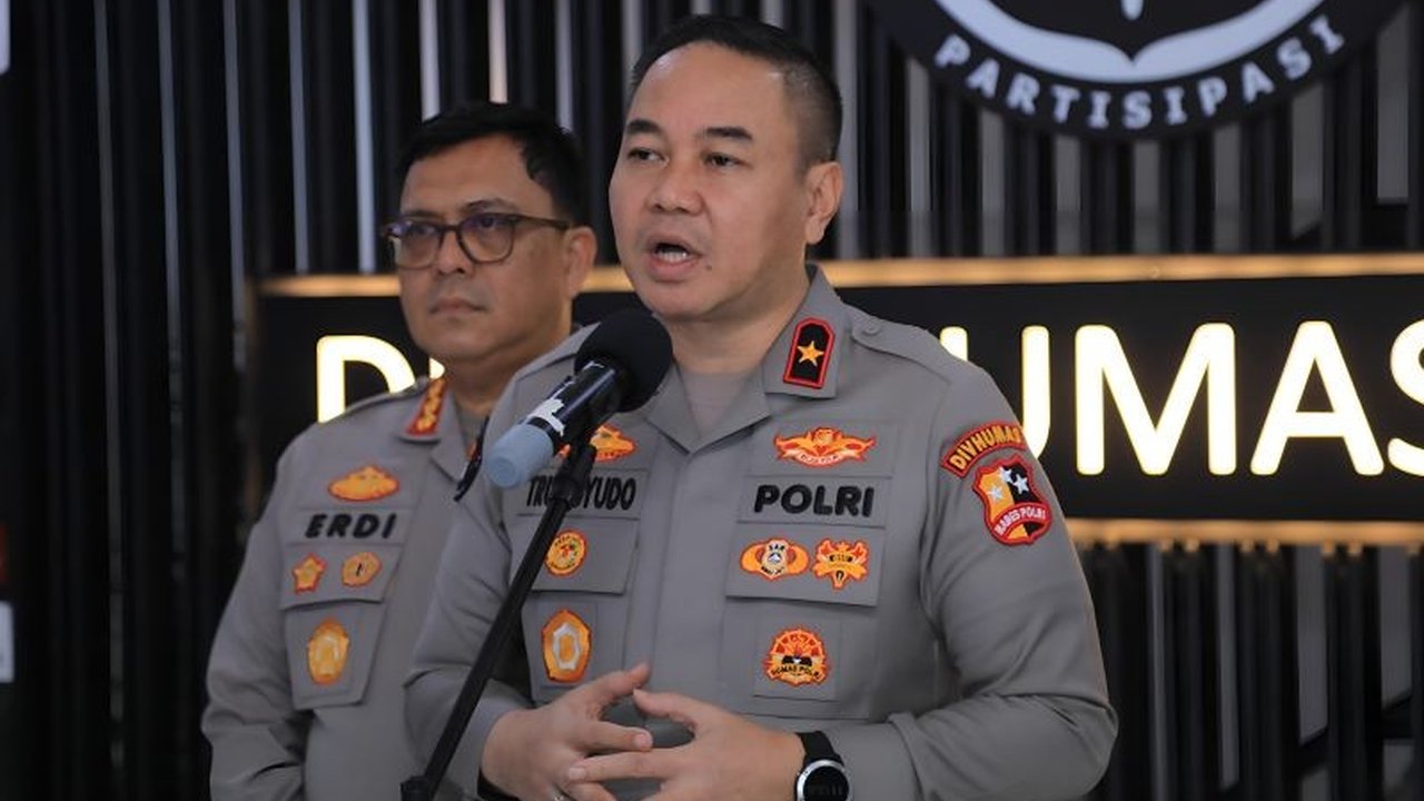 Polri siap salurkan bantuan bencana kemanusiaan untuk korban di Aceh, Sumut, dan Sumbar mulai Sabtu (29/11) setelah koordinasi logistik rampung, memastikan distribusi tepat sasaran.