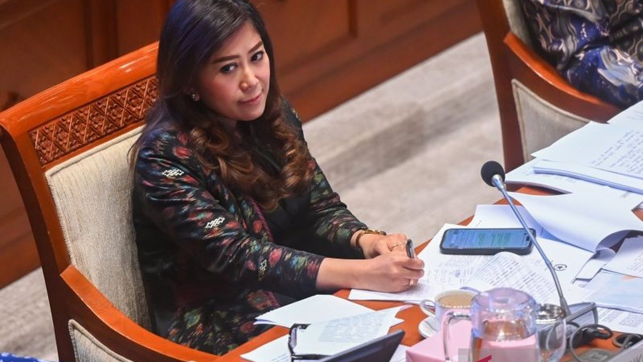 Menteri Komunikasi dan Digital (Menkomdigi) Meutya Hafid mendesak Apjatel mempercepat pembangunan konektivitas digital guna mendorong pertumbuhan ekonomi daerah, sekaligus mengedukasi masyarakat tentang pemanfaatan internet positif.