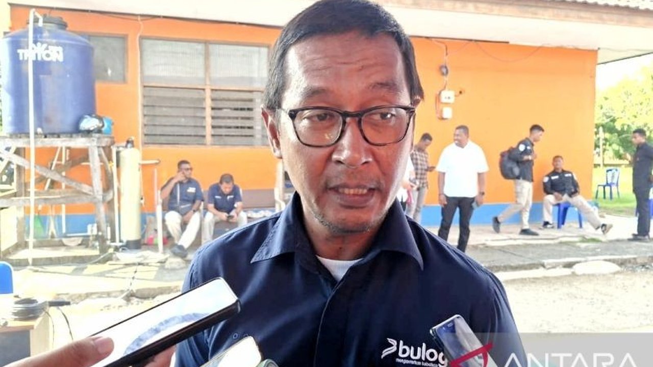 Perum Bulog Kantor Cabang Sorong menjamin ketersediaan Bulog Stok Beras PBD aman hingga tiga bulan ke depan, termasuk untuk Natal dan Tahun Baru 2025/2026, dengan total 4.000 ton.