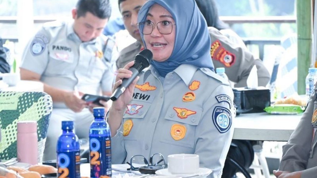Jasa Raharja Siaga Natal Tahun Baru 2025-2026 dengan menyiagakan seluruh petugas dan pos pelayanan terpadu, memastikan keselamatan dan kenyamanan publik.