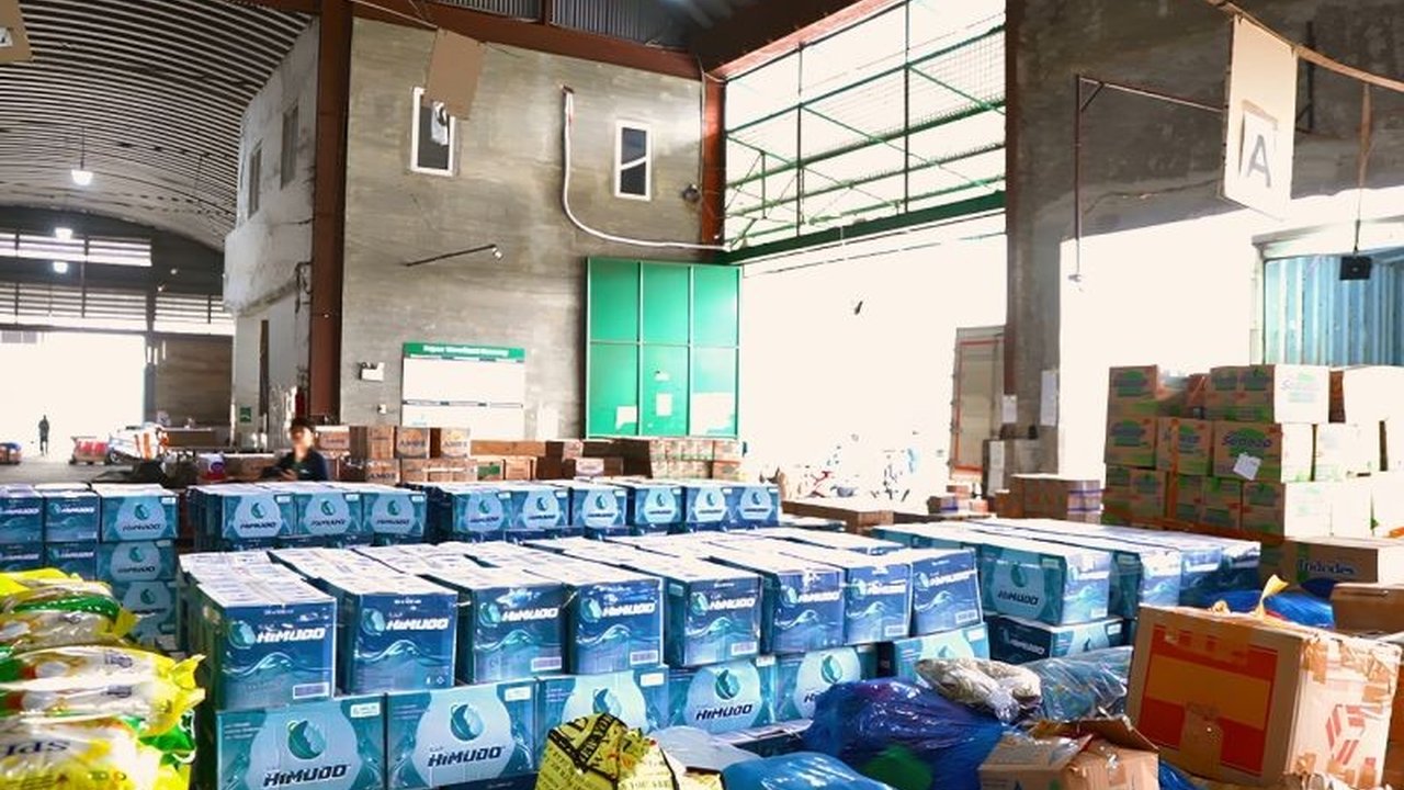 J&T Cargo salurkan bantuan bencana senilai lebih dari Rp600 juta untuk korban banjir dan tanah longsor di Sumatera, memastikan logistik tiba bagi yang membutuhkan.