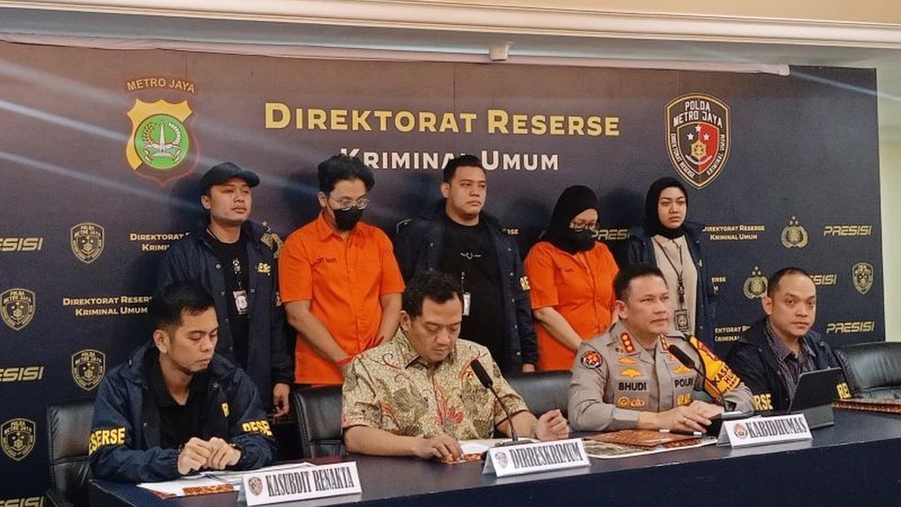 Polda Metro Jaya membongkar modus Penipuan Wedding Organizer (WO) yang menawarkan paket pernikahan murah mewah hingga bulan madu ke Bali, menjerat calon pengantin.