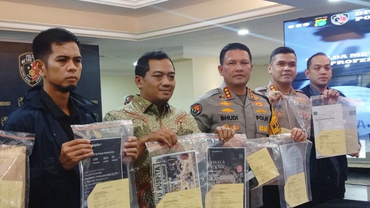 Polda Metro Jaya terus mengembangkan penyidikan kasus penipuan Wedding Organizer PT Ayu Puspita Sejahtera, tidak menutup kemungkinan adanya tersangka baru dan penelusuran aset.