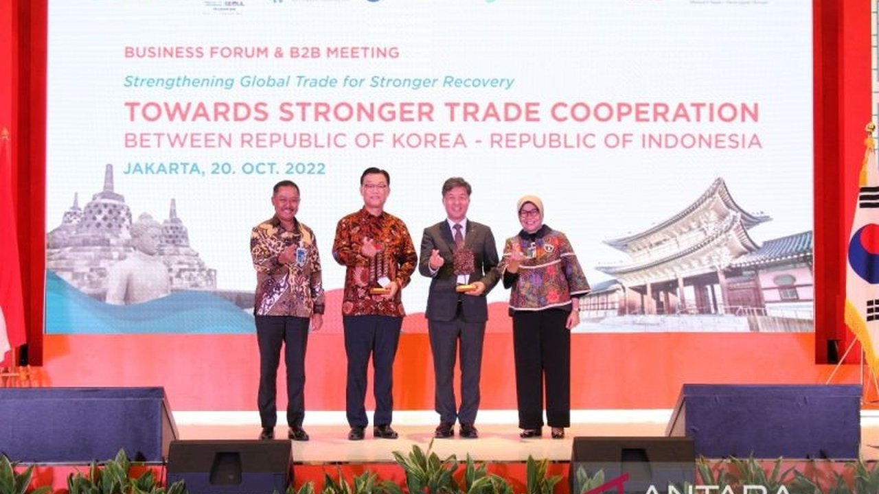 BNI kembali meraih apresiasi dari Kementerian UMKM atas perannya dalam mendorong UMKM Indonesia menembus pasar global melalui platform BNI Xpora, bukti komitmen nyata.