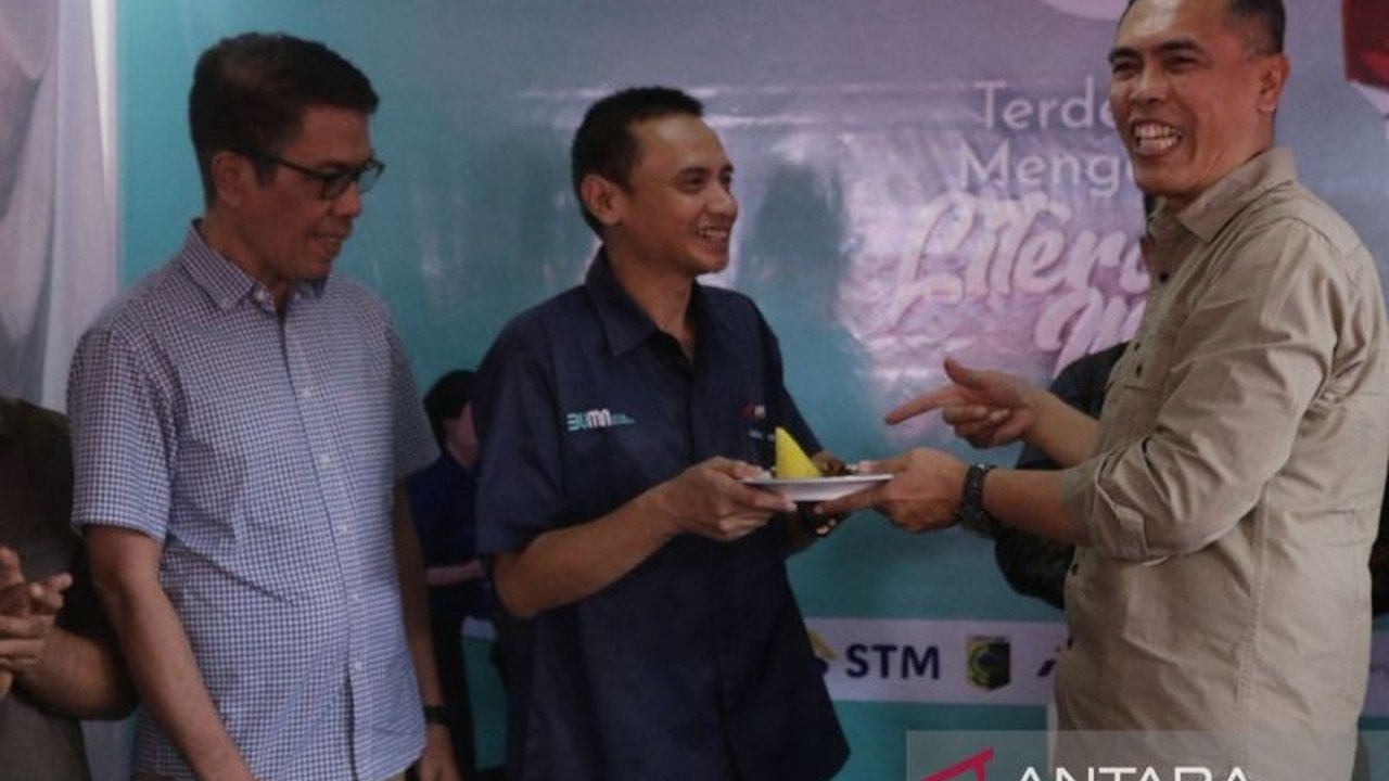 ANTARA NTB merayakan HUT ke-88 dengan tasyakuran, pameran foto jurnalistik, dan peluncuran buku tajuk di Mataram, menunjukkan kontribusi informasi mencerahkan bagi masyarakat.