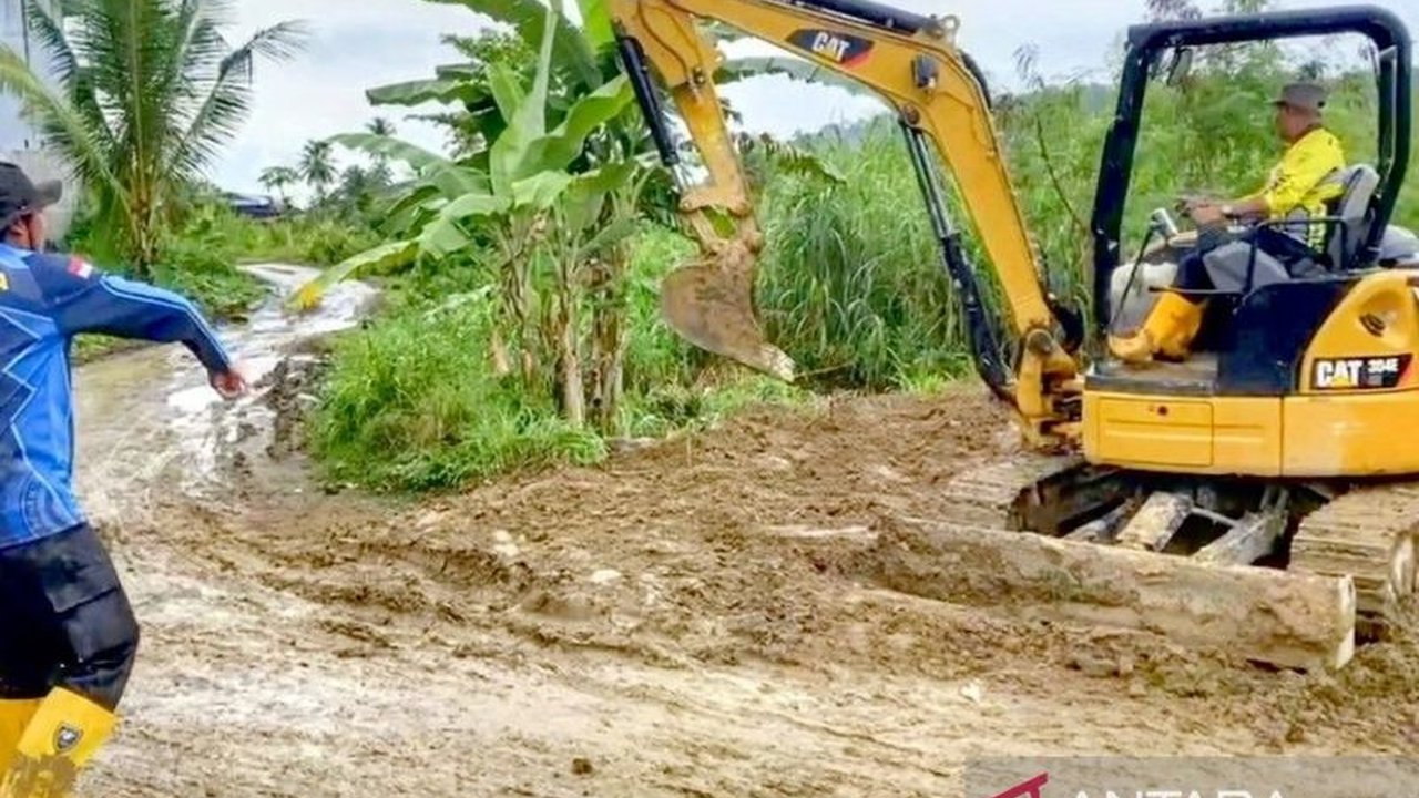 Sebanyak 13 personel relawan dari Kalimantan Selatan diterjunkan ke Sumatera Barat untuk membantu penyiapan lahan hunian sementara bagi korban banjir. Ini wujud Bantuan Relawan Kalsel Banjir Sumbar.