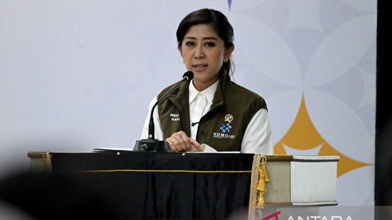 Pemerintah pusat melalui Menkomdigi Meutya Hafid gencar melakukan percepatan konektivitas internet hingga 100 persen, mengusung visi digital 3T untuk Indonesia yang terhubung, tumbuh, dan terjaga.