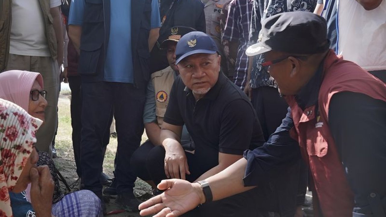Menteri Koordinator Bidang Pangan, Zulkifli Hasan, atau Zulhas, kunjungi korban bencana banjir dan longsor di Aceh Utara. Ia mencatat keluhan masyarakat serta memastikan penanganan berjalan cepat dan tepat sasaran.