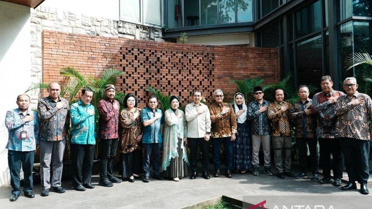 Kementerian Kebudayaan memfasilitasi dialog keluarga Keraton Solo pasca-berpulangnya PB XIII, mendorong pelestarian cagar budaya dan keberlanjutan tradisi penting bangsa.