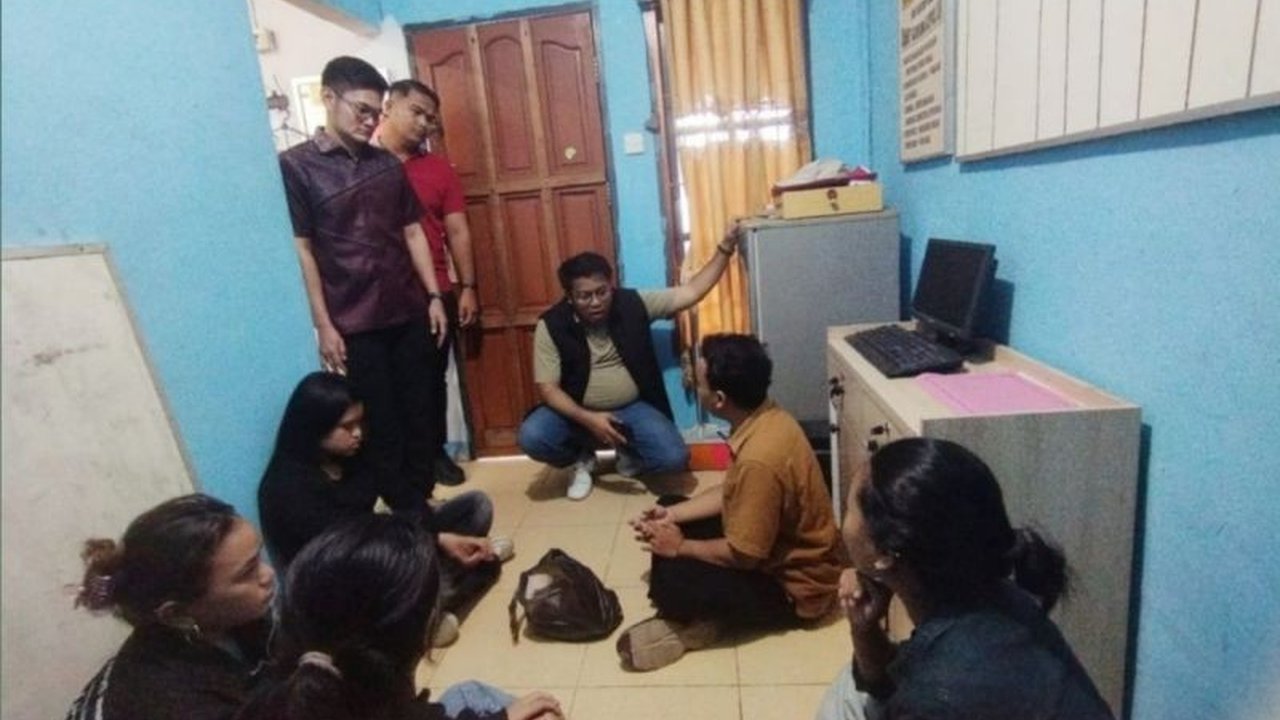 Tim gabungan BP3MI Riau berhasil menggagalkan upaya pemberangkatan lima calon PMI ilegal dari Riau menuju Kamboja, menguak janji gaji fantastis dan modus penipuan yang terencana.