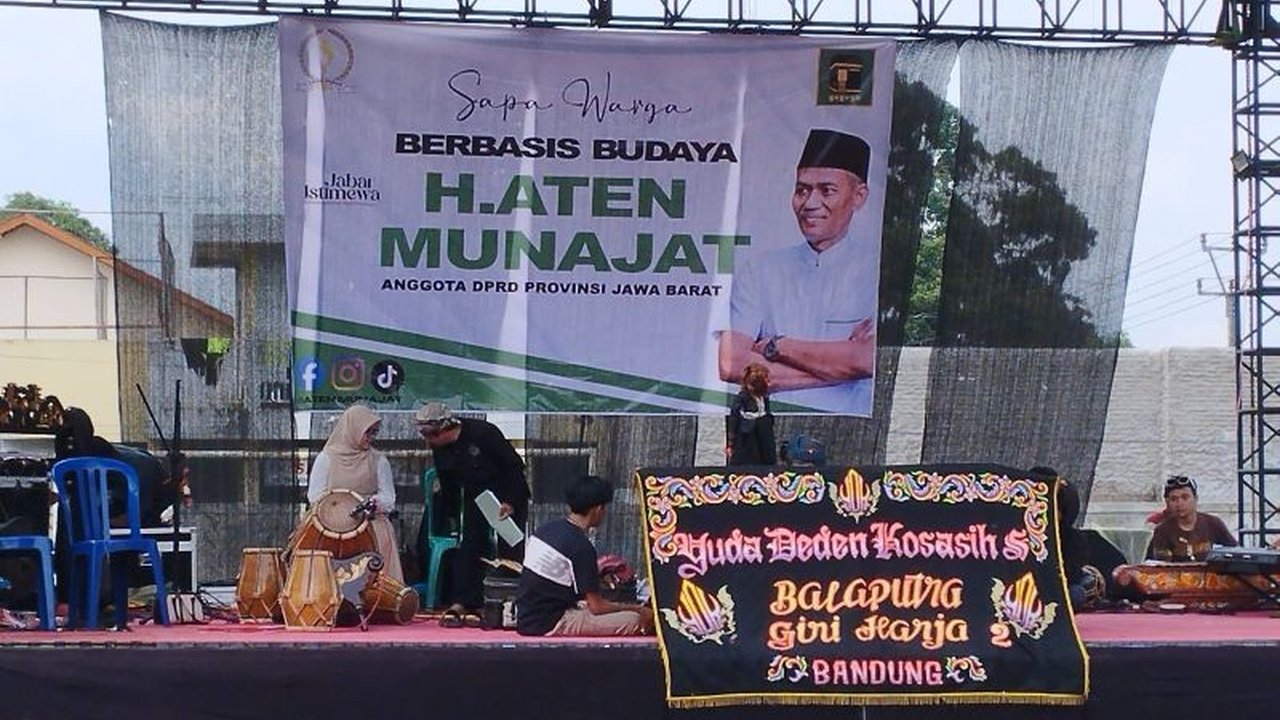 Anggota DPRD Jabar menggelar Sapa Warga Berbasis Budaya di Garut selama tiga hari. Kegiatan ini bertujuan melestarikan seni dan budaya lokal sebagai identitas bangsa.