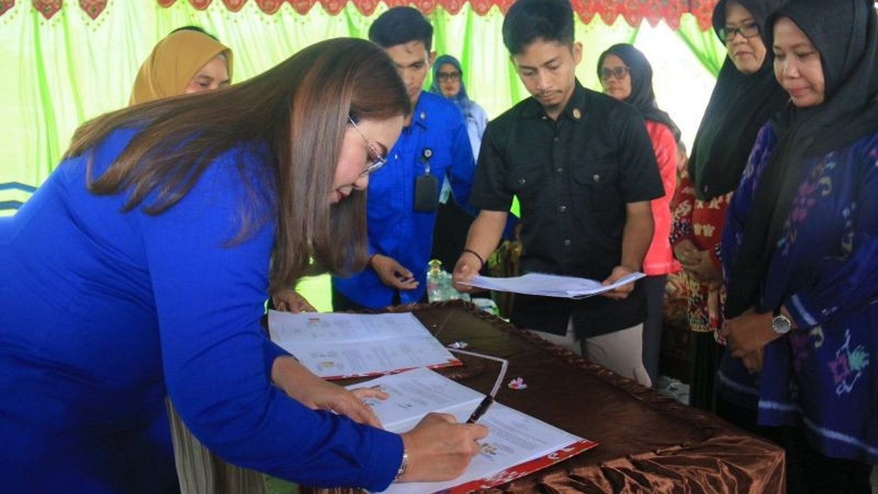 Pemerintah Kabupaten Donggala mempercepat penerbitan Akta Kelahiran Donggala untuk bayi baru lahir, melibatkan tiga puskesmas sebagai proyek percontohan demi kemudahan masyarakat dan efisiensi birokrasi.