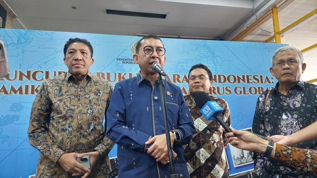 Menteri Kebudayaan Fadli Zon tengah mendata kerusakan cagar budaya di Sumatra akibat bencana alam, dengan lebih dari 70 lokasi terdampak menjadi dasar rehabilitasi dan perlindungan warisan budaya nasional.