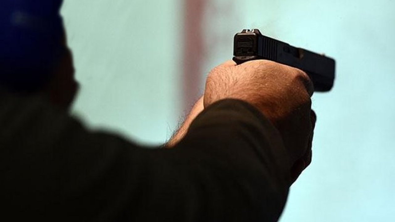 Insiden penembakan massal di Pantai Bondi, Sydney, tewaskan 10 orang dan melukai 12 lainnya. Ancaman bom juga terdeteksi di lokasi, memicu respons darurat besar-besaran.