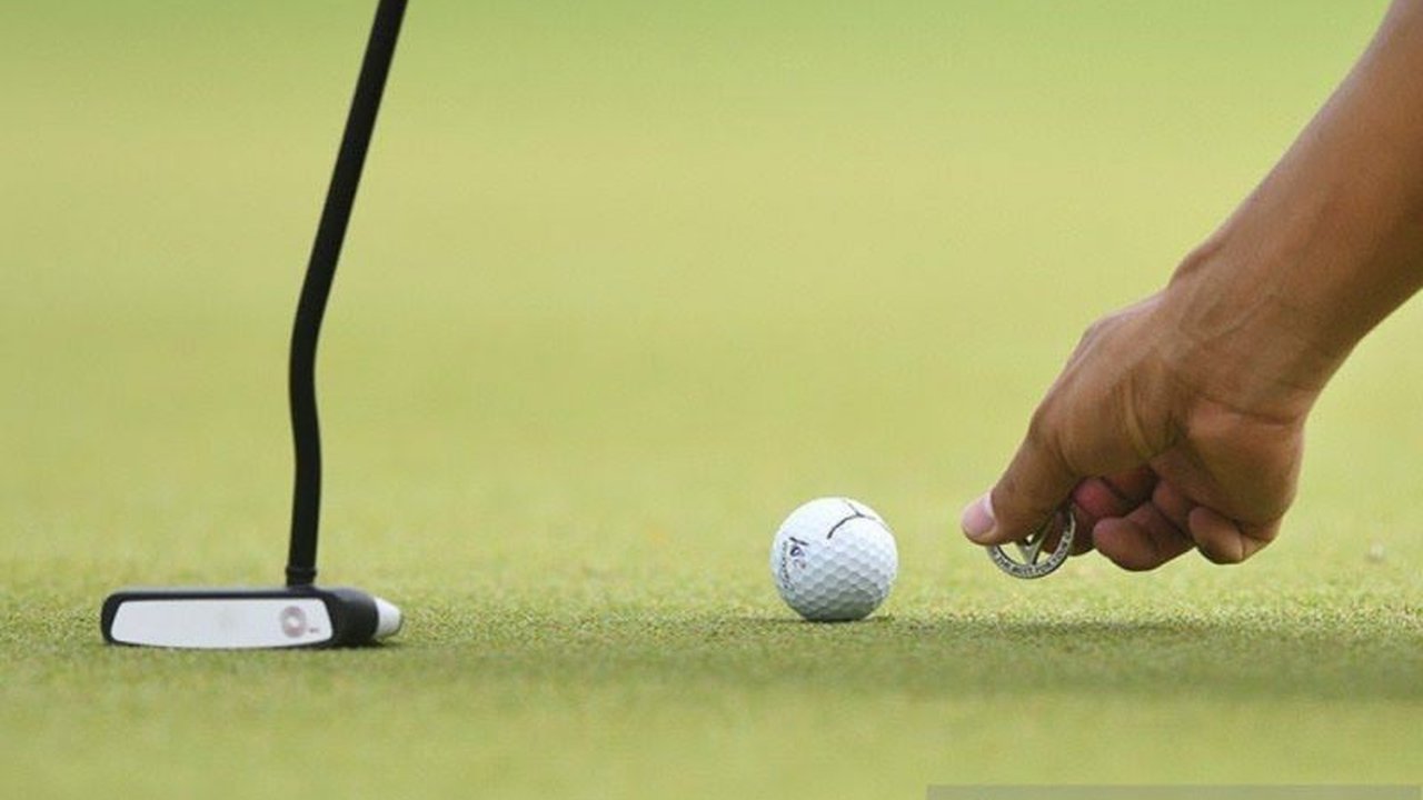 Tim Eropa memimpin 5,5-2,5 atas Amerika Serikat di hari pertama Piala Ryder 2025. Akankah dominasi Jon Rahm dan Tommy Fleetwood berlanjut hingga akhir turnamen?