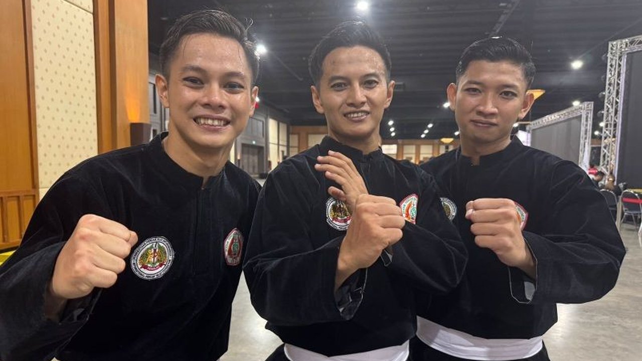 Tim pencak silat beregu putra Indonesia berhasil menyabet medali emas pertama di SEA Games 2025 Bangkok, membuka keran prestasi cabor pencak silat dengan gemilang.