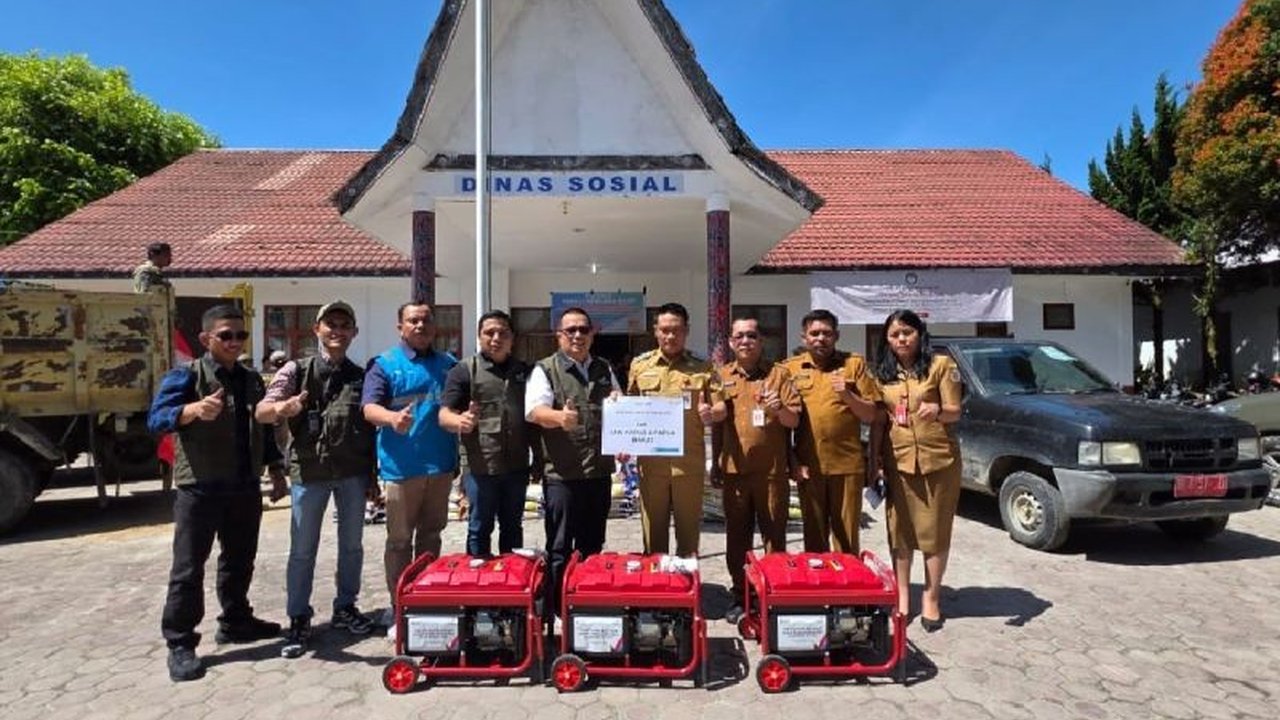 PLN Unit Induk Wilayah Papua dan Papua Barat (UIWP2B) mengirimkan tim khusus PDKB dan logistik untuk pulihkan listrik Sumatera pasca banjir dan longsor, membawa misi kemanusiaan.
