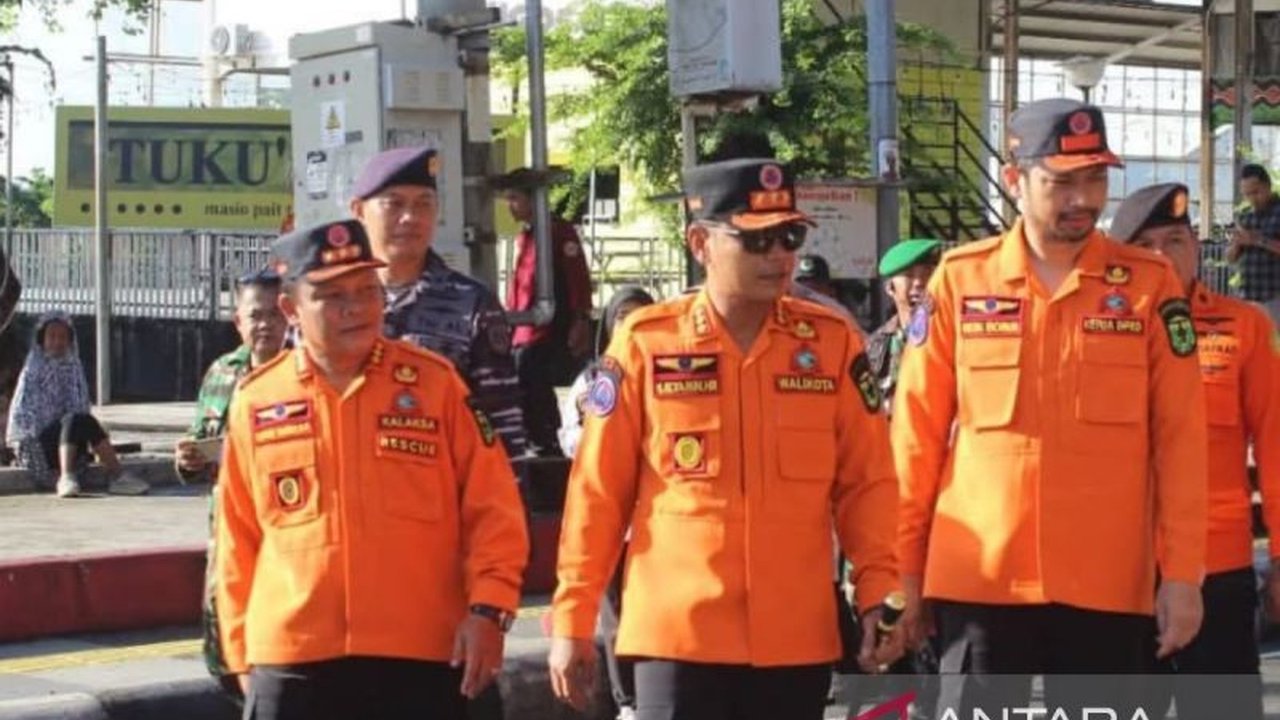 Pemerintah Kota Banjarmasin memperkuat kesiapsiagaan bencana dengan pemasangan sirine peringatan banjir Banjarmasin dari BNPB, siap diuji saat status awas. Warga diimbau untuk selalu waspada.