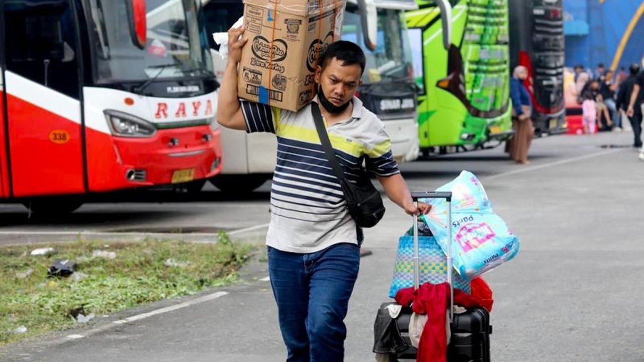 Kementerian Perhubungan kembali menggelar Mudik Gratis Nataru 2025/2026 dengan bus berkapasitas 3.090 penumpang dan layanan angkut 60 motor. Jangan lewatkan kesempatan ini!