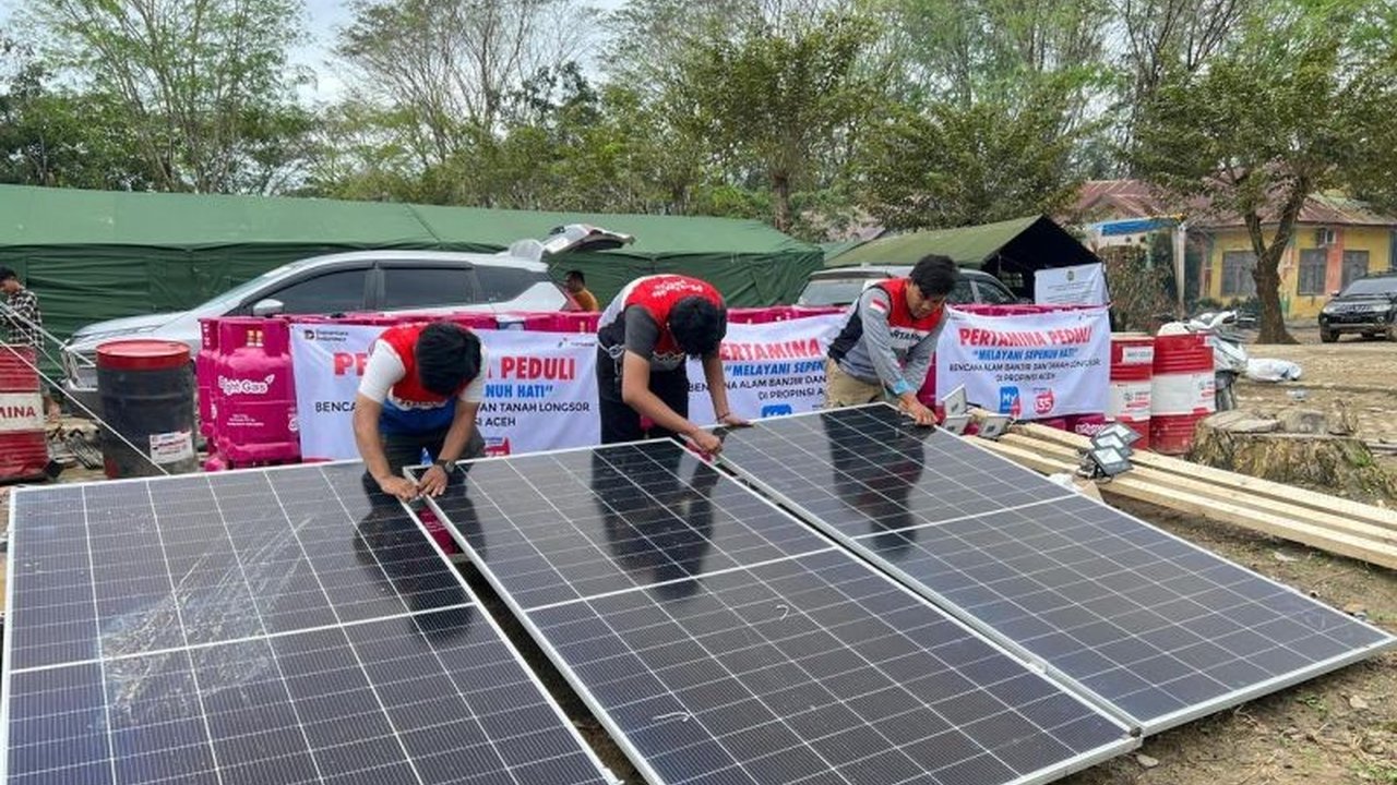 PT Pertamina (Persero) menyalurkan bantuan Pembangkit Listrik Tenaga Surya (PLTS) di posko pengungsian Aceh Tamiang. Inisiatif ini membawa penerangan dan kemudahan komunikasi bagi masyarakat terdampak bencana.