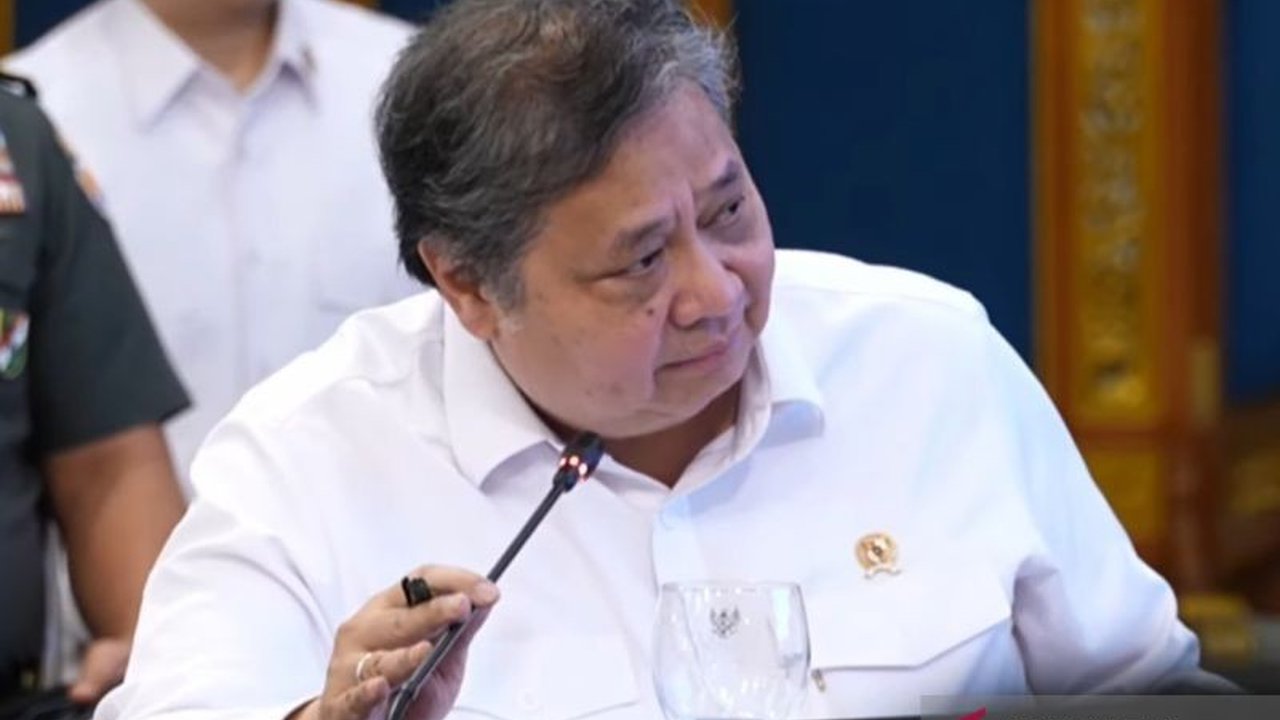 Pemerintah berencana memberikan relaksasi KUR Bencana bagi 158 ribu lebih debitur di Aceh, Sumut, dan Sumbar, termasuk penghapusan angsuran dan perpanjangan tenor. Simak detail kebijakan ini!