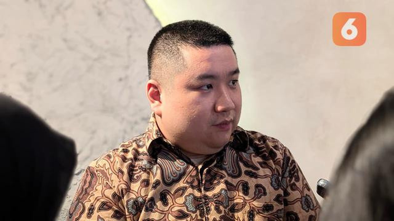 Dokter spesialis andrologi Christian Christoper Sunnu dari Eka Hospital Grand Family Pantai Indah Kapuk (PIK) dalam temu media di Jakarta, Selasa (16/12/2025). Foto: Liputan6.com/Ade Nasihudi