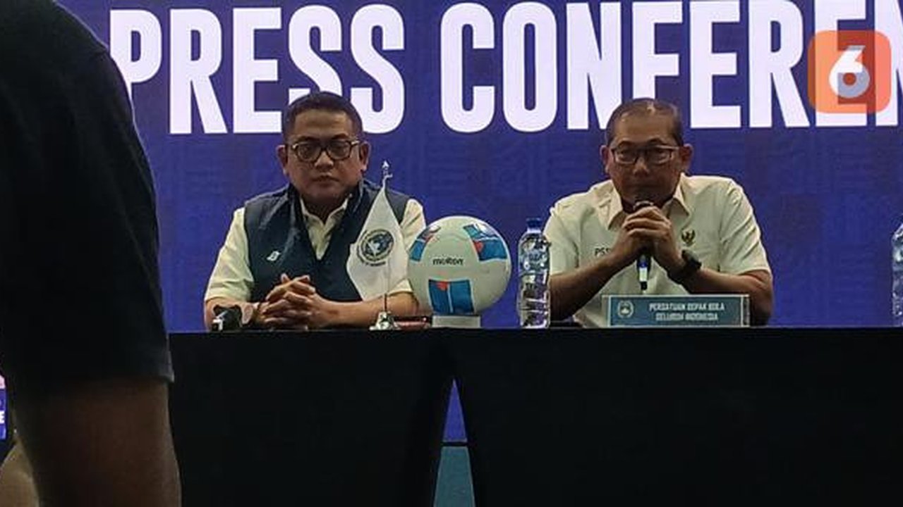 Konferensi pers PSSI di Menara Mandiri, Jakarta, Selasa (16/12/2025) malam dihadiri dua anggota Exco, Endri Erawan dan Sumardji. (Bola.com/Hery Kurniawan)