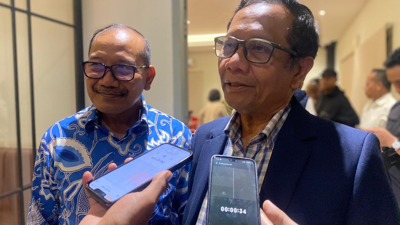 Mahfud MD usai diskusi di Kopitiam Cafe Makassar, Senin (15/12) malam.