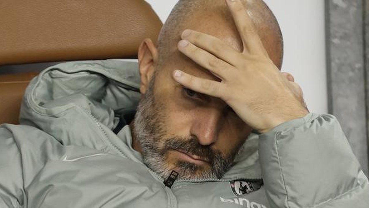 Reaksi pelatih Chelsea, Enzo Maresca, saat melawan Qarabag di Liga Champions, Kamis 6 November 2025. (AP Photo)