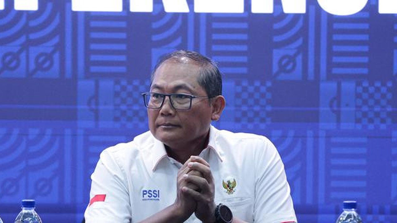 Ketua BTN Sumardji dalam sesi konferensi pers di Menara Mandiri, Jakarta, Selasa (17/12/2025). (Bola.com/Abdul Aziz)