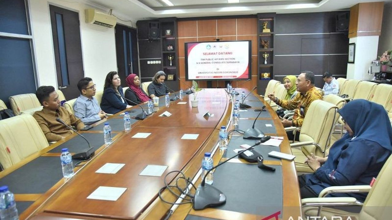 Universitas Negeri Gorontalo (UNG) aktif menjajaki peluang kerja sama dengan Konsulat AS di Surabaya, membuka jalan bagi peningkatan kualitas akademik dan jejaring internasional yang lebih luas.