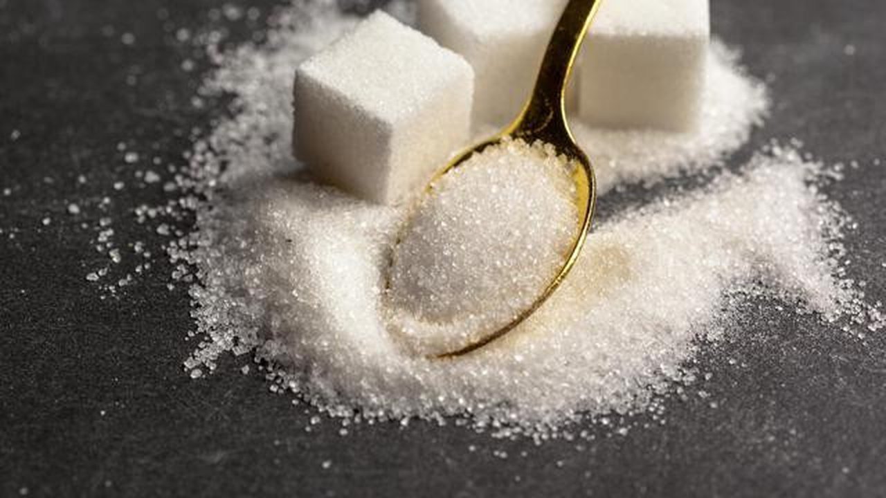 Metode diet menghindari dan menghilangkan konsumsi tambahan gula ataupun alami. (Sumber: Freepik/fabrikasimf).