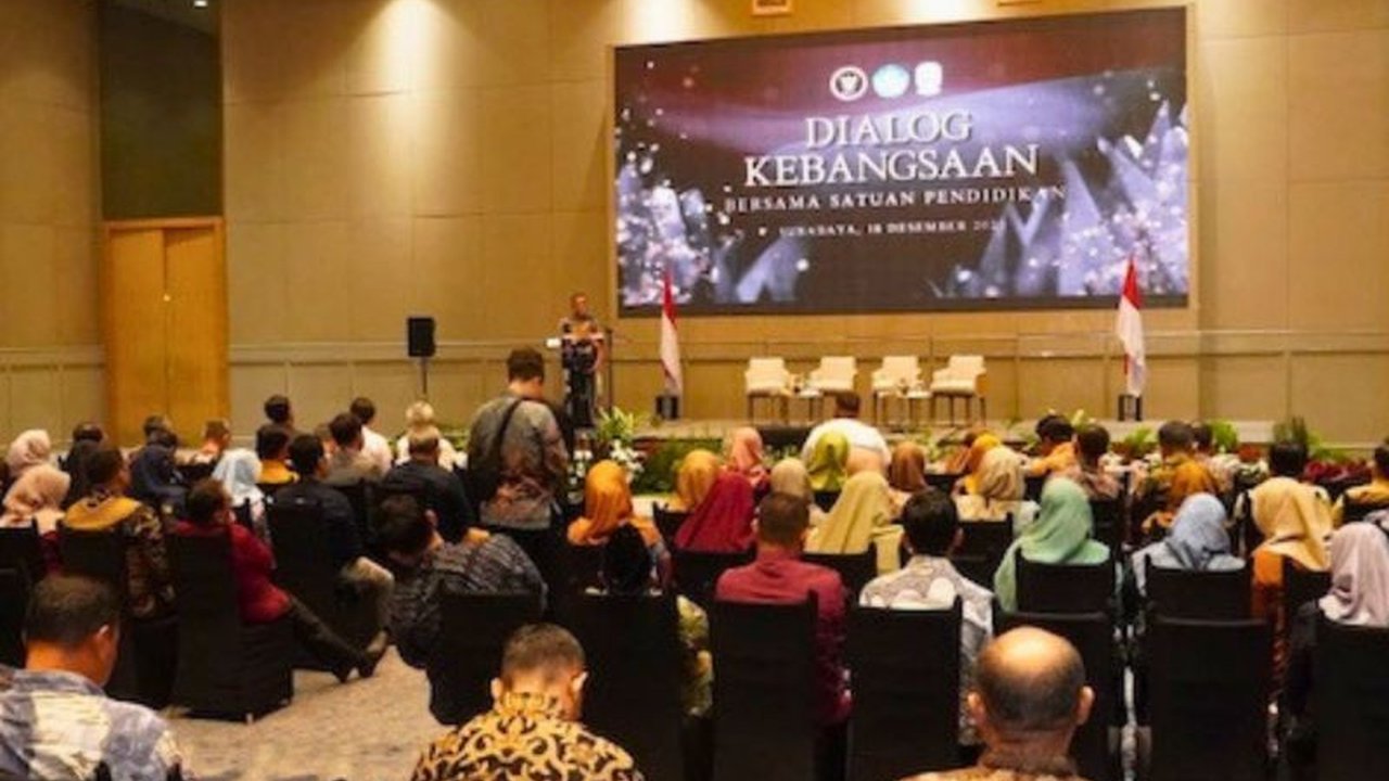 BNPT menyoroti adaptasi kelompok teror dengan Strategi Terorisme Digital, kini menyasar anak-anak di bawah umur melalui media sosial dan gim daring, mempercepat proses radikalisasi.