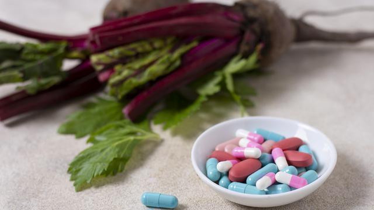 Konsumsi Obat Bahan Alam Tetap Harus Ikuti Aturan Medis, Peredarannya pun Wajib Sesuai Regulasi. Foto: Freepik.
