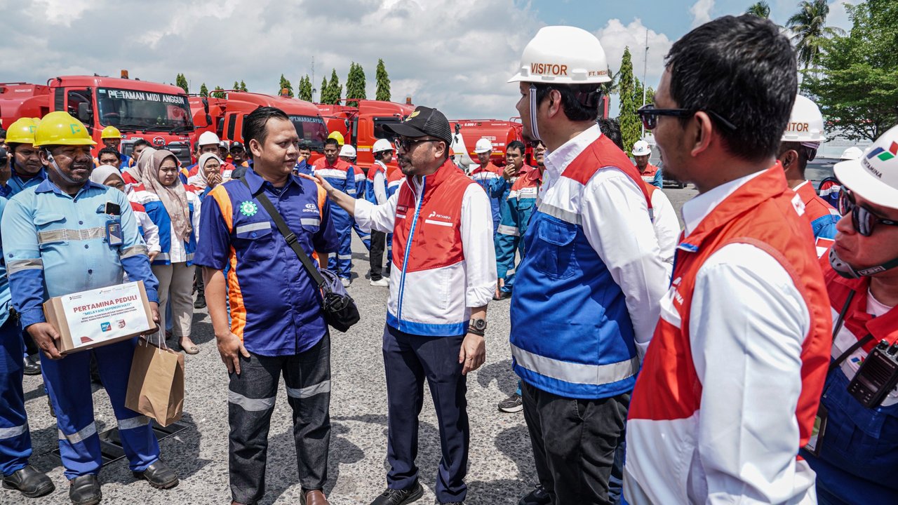 Awak Mobil Tangki Lintas Pulau Dikerahkan, Salurkan BBM di Wilayah Banjir dan Longsor Sumatera