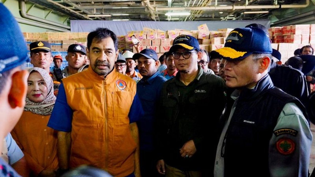 Berbagai isu penting menjadi sorotan nasional, mulai dari mediasi Kemenag terkait polemik rumah doa, imbauan shalat ghaib, hingga mobilisasi bantuan kemanusiaan dalam Penanganan Bencana dan Isu Nasional Terkini.