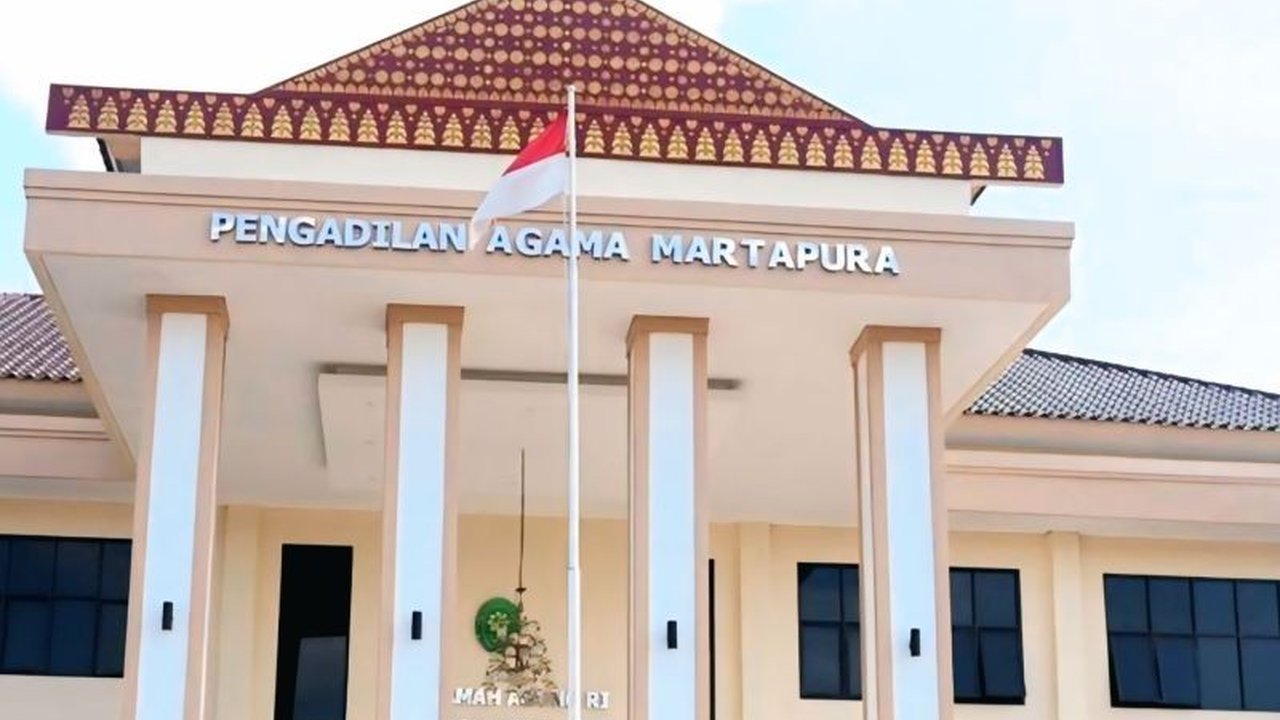 Kasus Perceraian Martapura melonjak drastis pada 2025, mencapai 1.083 kasus yang ditangani Pengadilan Agama setempat, dengan judi online teridentifikasi sebagai pemicu utama keretakan rumah tangga.